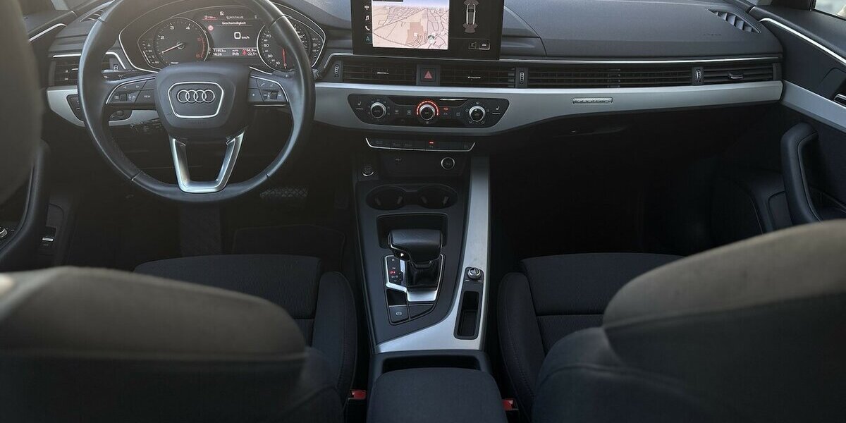 Audi A4 40 TDI quattro advanced ACC/DAB/NAVI/AHK/LED 71.953 km 25.900 &euro; Villingen-Schwenningen 78054