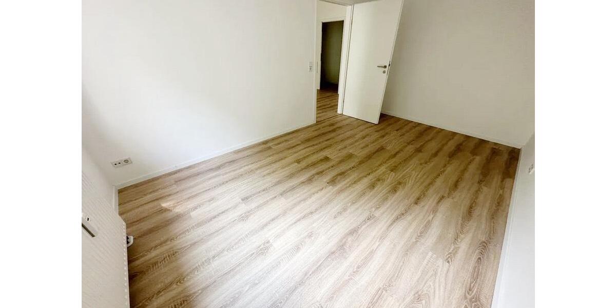 Etagenwohnung Chemnitz Kapellenberg - 2.5 Zimmer, 58 m&sup2;, 79.000&euro; | Angebot:26926894