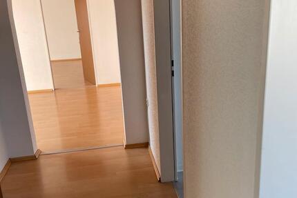 Schöne, helle 3,5 Zimmer-Wohnung DG in Sennfeld zu vermieten.