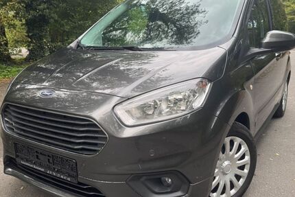 Ford Tourneo Courier 22.000 km 13.890 € Stockstadt 63811