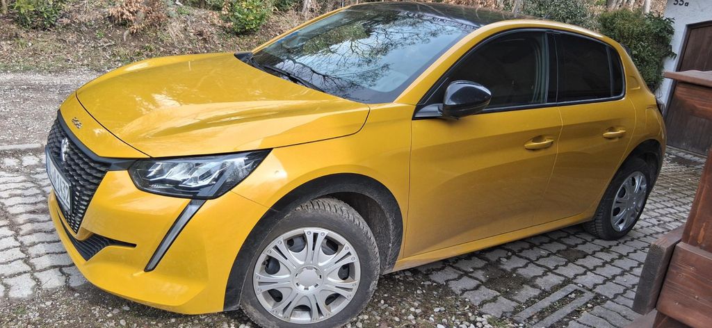 Peugeot 208 31.000 km 13.900 &euro; Icking 82057