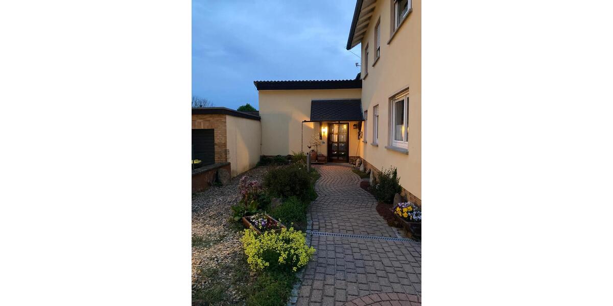 Einfamilienhaus Frielendorf - 10 Zimmer, 160 m&sup2;, 270.000&euro; | Angebot:26485533