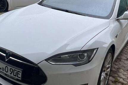 Tesla Model S 175.000 km 27.900 &euro; Ergoldsbach 84061