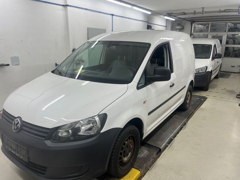 VW Caddy 147.000 km 6.990 € Freiberg 09599