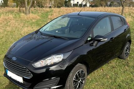 Ford Fiesta 50.000 km 8.290 &euro; Löhne 32584