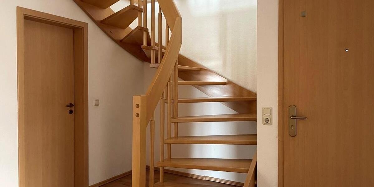 Zur Selbstnutzung und Anlage! Jetzt 4 von 6 Wohnungen zu verkaufen - mit Garagen und Stellplätzen! - Etagenwohnung Bärenstein | Angebot:26003488