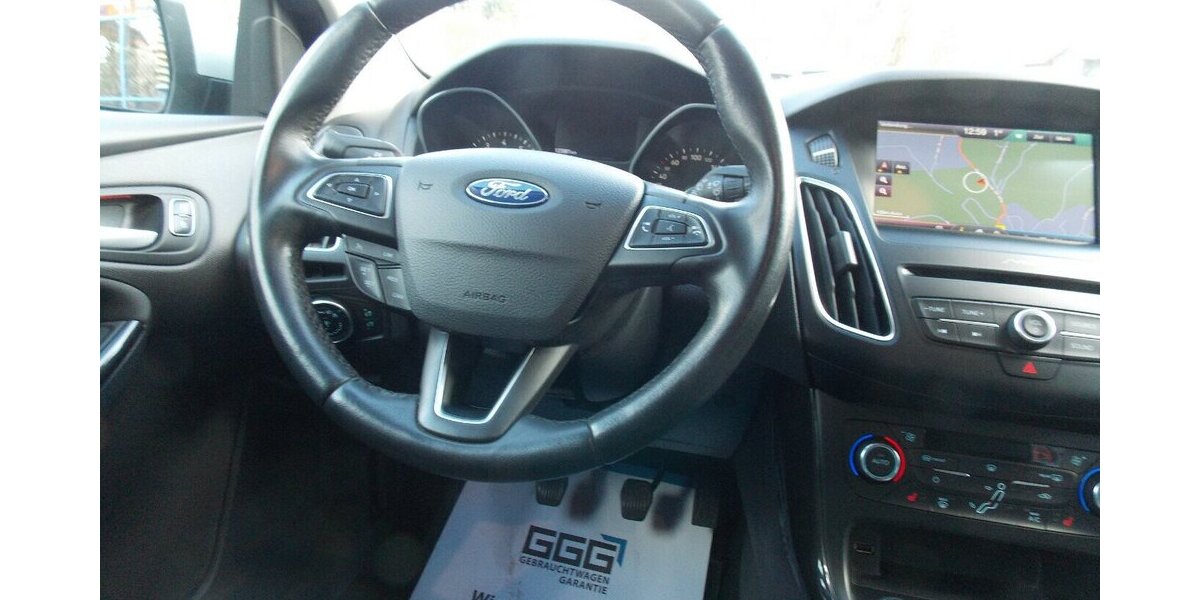 Ford Focus 1.5 Titanium Navi