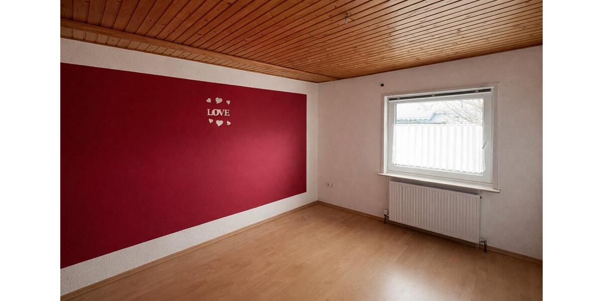 Bungalow Titisee-Neustadt Neustadt - 6 Zimmer, 175 m&sup2;, 360.000&euro; | Angebot:27076146
