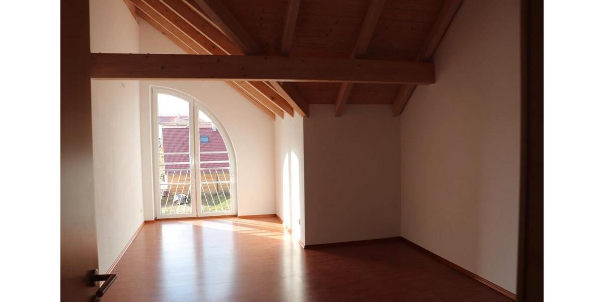 Reihenhaus Bruckberg - 5 Zimmer, 180 m&sup2;, 1.600&euro; | Angebot:26658587