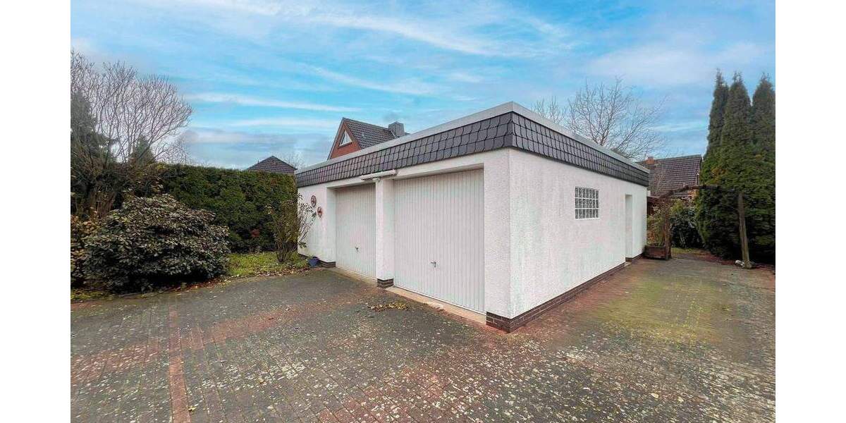 Ein-Zwei- Familienhaus mit großem Grundstück, Sehr Zentral und doch Privat in Luthe 7 zimmer