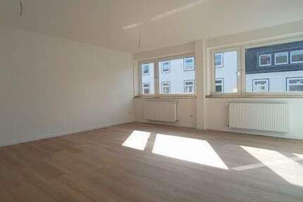 Krefeld-Cracau, Freiligrathstraße 42 - Tolle, kernsanierte 3-Zimmer-Wohnung mit Balkon, fertig zum sofortigen zeitnahen Einzug !! 3 zimmer