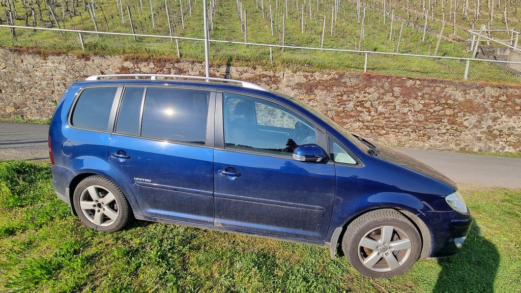 VW Touran 211.686 km 2.950 &euro; Zell (Merl) 56856