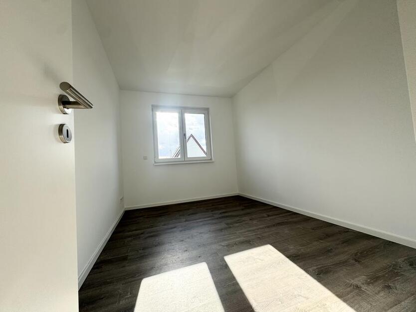 Neubau-3-Zimmer-Wohnung mit Terrasse – Exklusiv, 5 Jahre Mietdauer zimmer