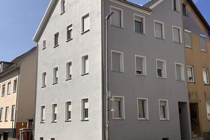 Mehrfamilienhaus in zentraler Lage von Tuttlingen - drei Wohneinheiten zu verkaufen 7 zimmer