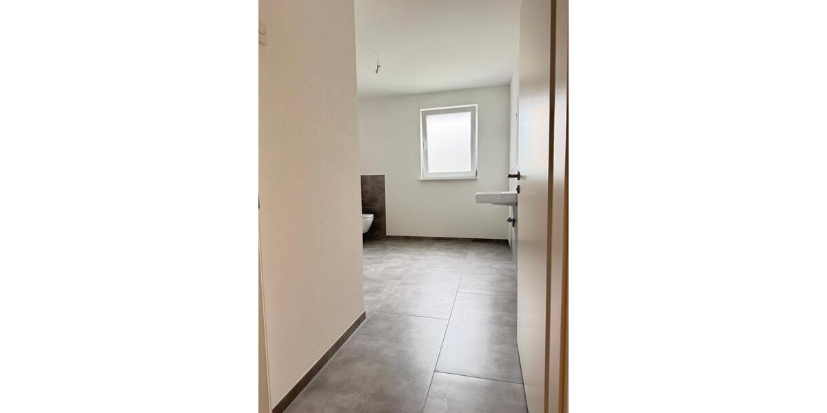 Erdgeschoßwohnung Großmaischeid - 3 Zimmer, 90 m&sup2;, 1.360&euro; | Angebot:26647776