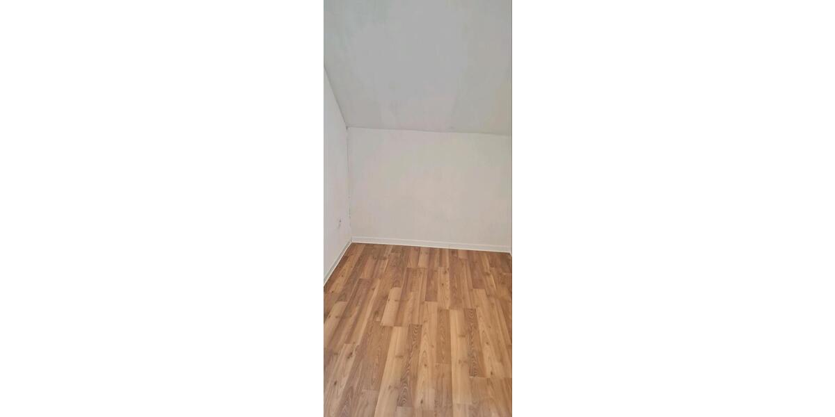 Dachgeschoßwohnung Siegen Eiserfeld - 2 Zimmer, 44 m&sup2;, 430&euro; | Angebot:26310426