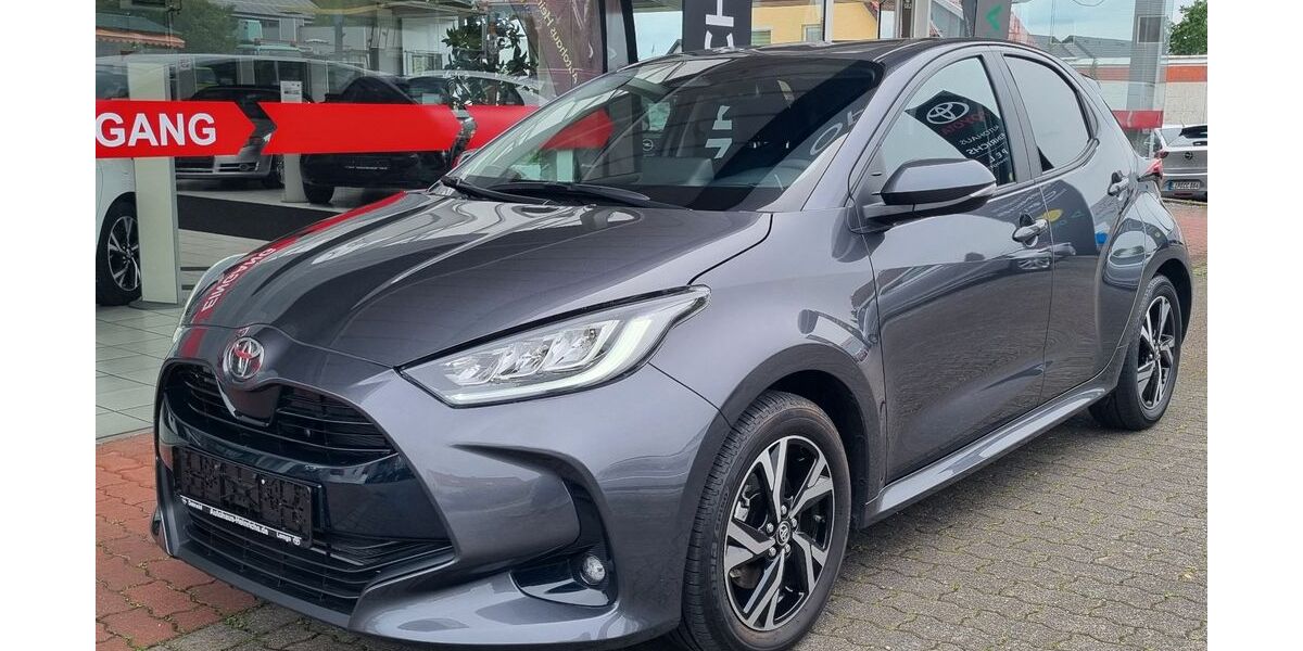 Toyota Yaris 4.952 km 24.450 &euro; Lemgo 32657