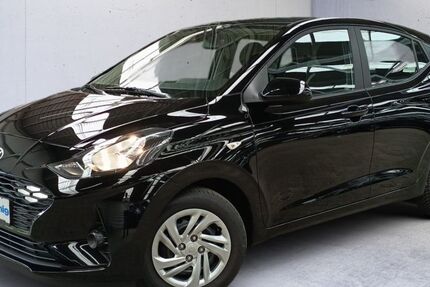 Hyundai i10 12.200 km 15.990 &euro; Freiburg im Breisgau 79108