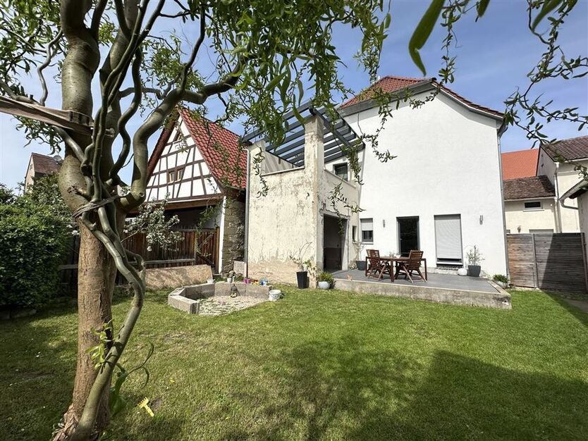 *RESERVIERT* Anwesen in zentraler Lage in Scheinfeld - mit aktuell 2.060 EUR Mieteinnahmen!