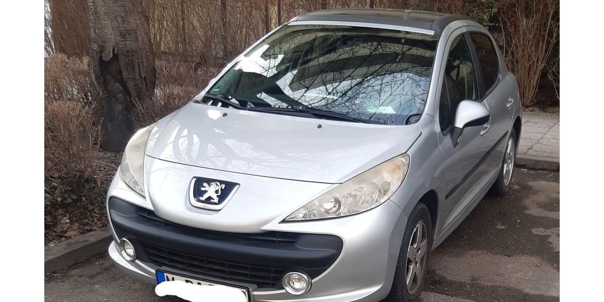 Peugeot 207 128.827 km 650 &euro; München 81369