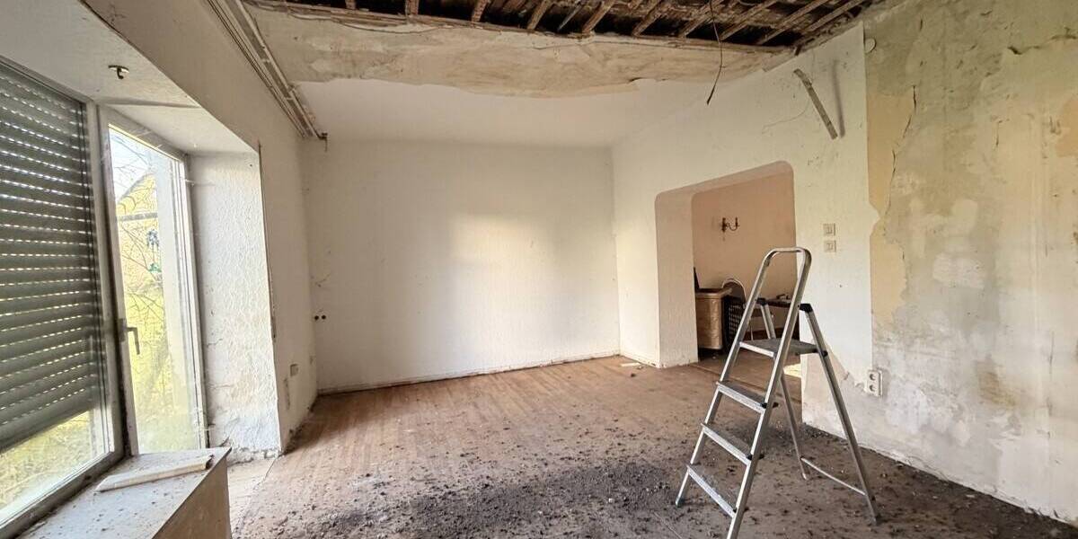 Mehrfamilienhaus, Wohnhaus Neunkirchen/Saar Hangard - 6 Zimmer, 120 m&sup2;, 59.000&euro; | Angebot:26290833