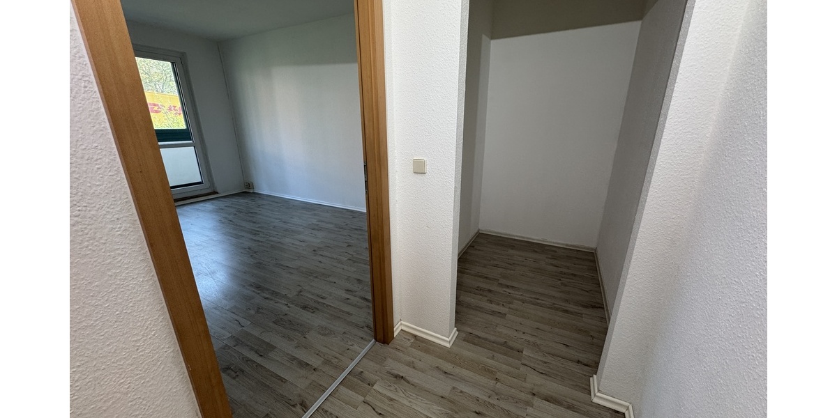 helle 2-Raum-Wohnung mit Wintergarten und Blick ins Grüne: in Gera-Bieblach! - Erdgeschoßwohnung Gera Alt-Bieblach | Angebot:26339853