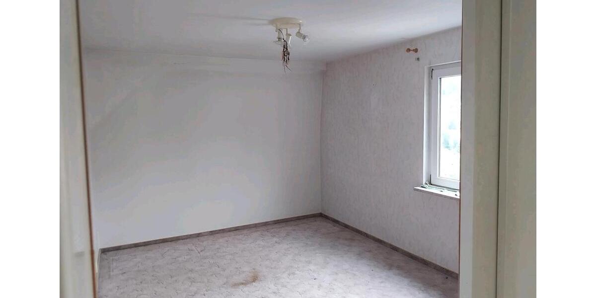 Einfamilienhaus Klingenthal - 8 Zimmer, 140 m&sup2;, 48.000&euro; | Angebot:27204950