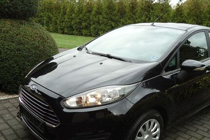 Ford Fiesta 123.400 km 4.900 € Halle 33790