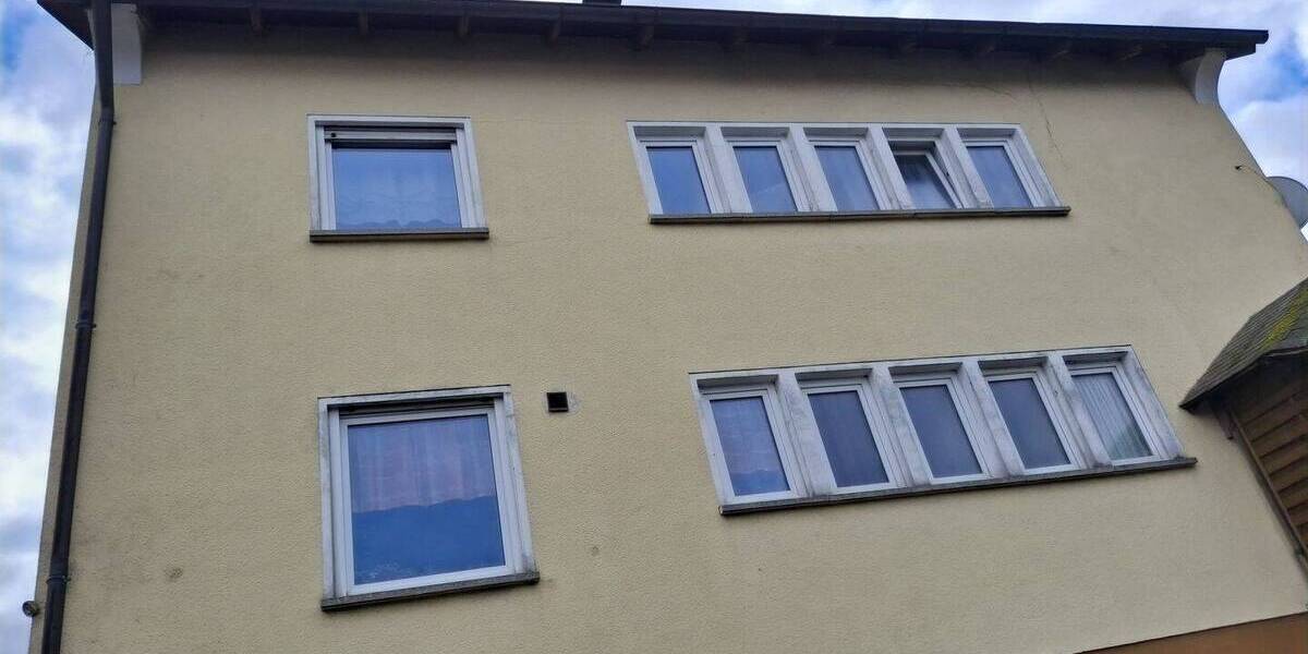 Gemütliche und gut geschnittene Wohnung mit Terrasse in Schwandorf 4 zimmer