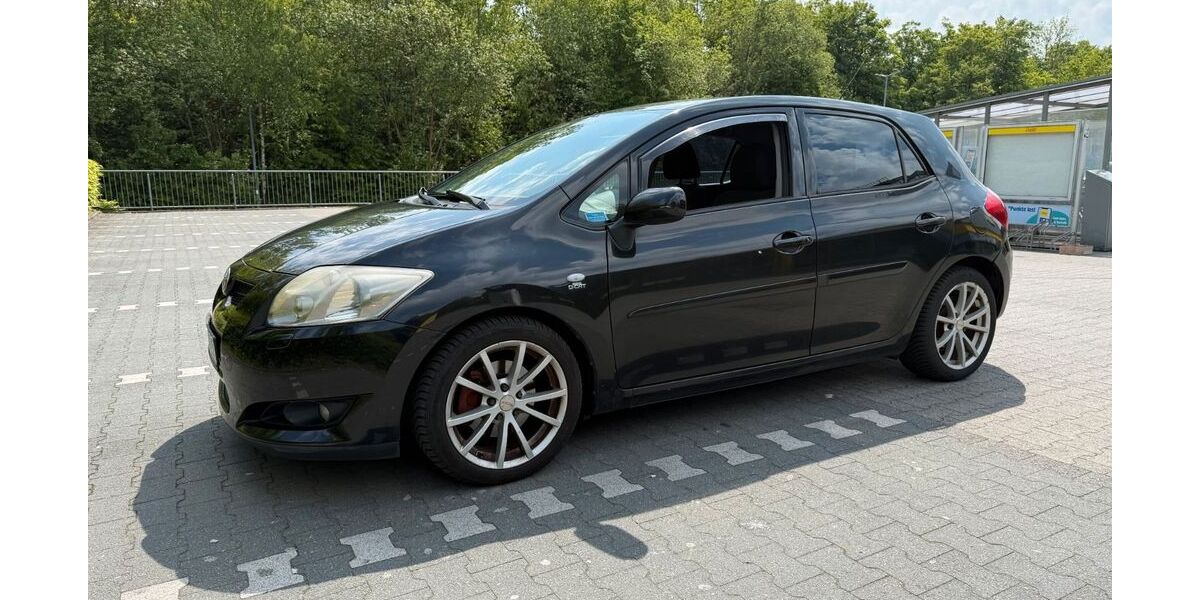 Toyota Auris 233.000 km 2.599 &euro; Bielefeld 33605