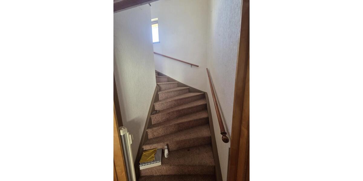 Charmante Doppelhaushälfte mit Potenzial in Limbach-Oberfrohna! 9 zimmer