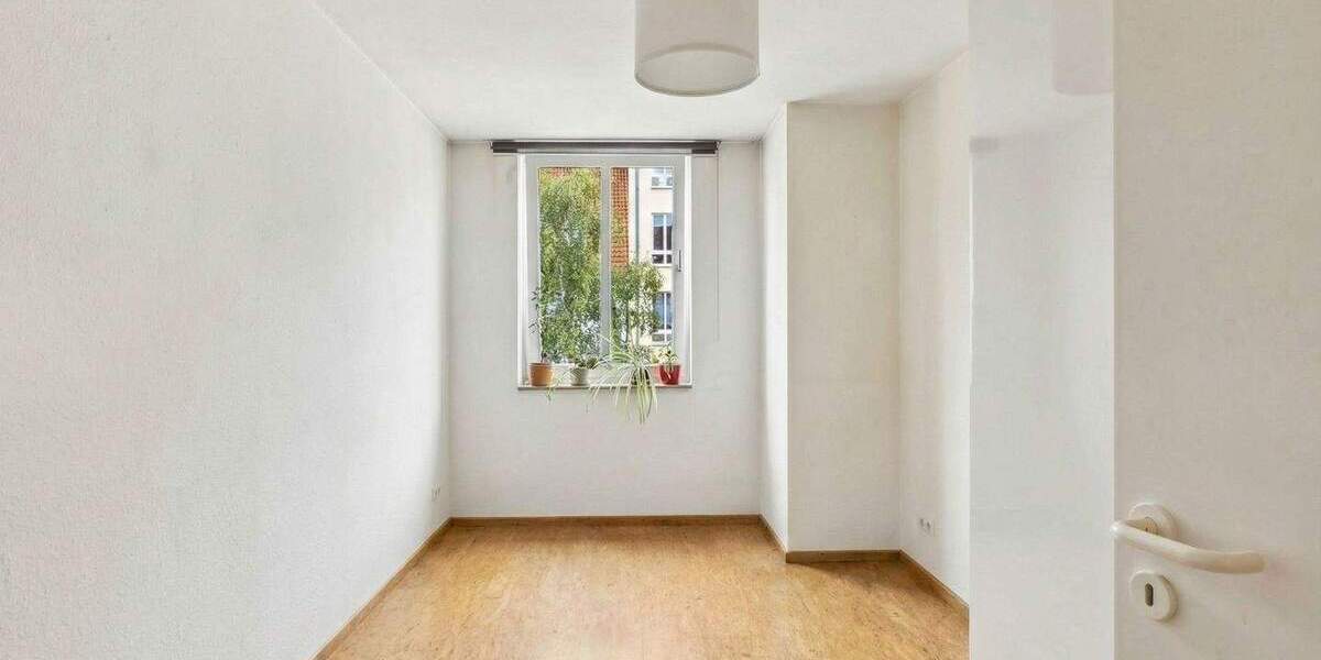Etagenwohnung Hennigsdorf - 3 Zimmer, 74 m&sup2;, 300.000&euro; | Angebot:25784162