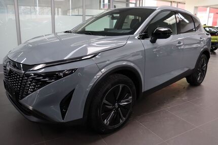 Nissan Qashqai 2.382 km 30.980 &euro; Düren 52349