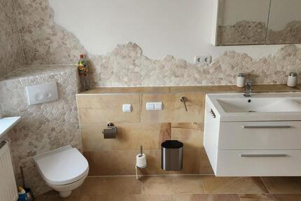 Haus Hundsangen - 6 Zimmer, 200 m&sup2;, 1.400&euro; | Angebot:24751486