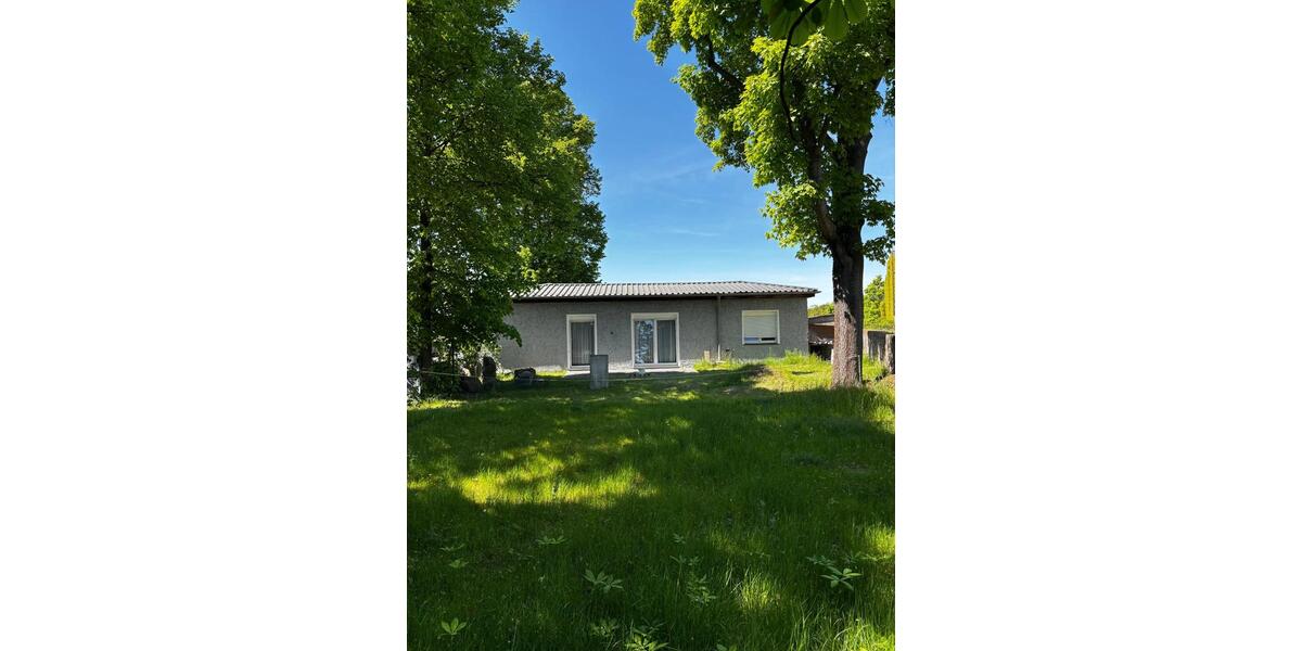 Haus mit Grundstück zu vermieten in LindenbergTauche. 300m Edeka 2.5 zimmer