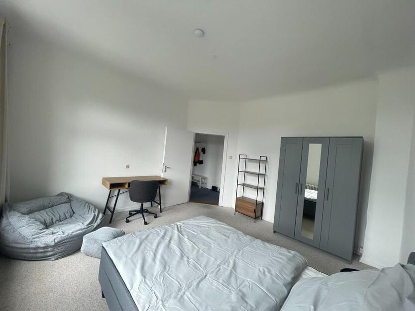 WG-Zimmer I Neu-Möbliert I Balkon I Unbefristet I Uni-Nähe