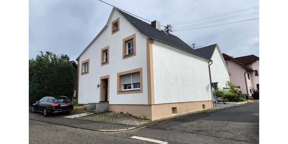 Einfamilienhaus Hundsangen - 6 Zimmer, 200 m&sup2;, 1.400&euro; | Angebot:24751486