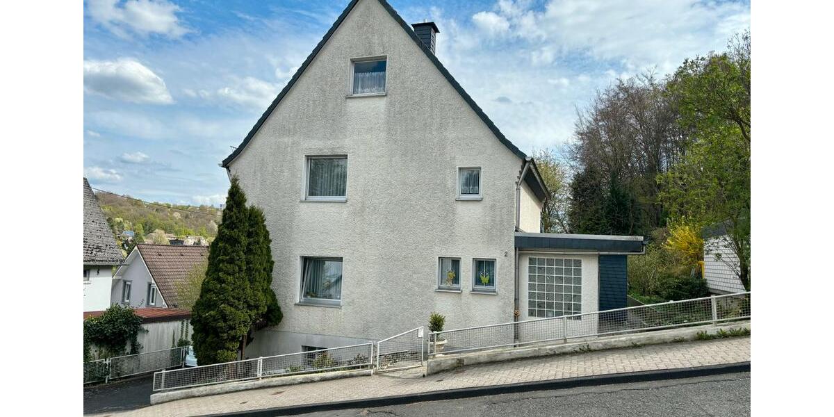 Einfamilienhaus Siegen Weidenau - 6.5 Zimmer, 150 m&sup2;, 324.000&euro; | Angebot:26253376