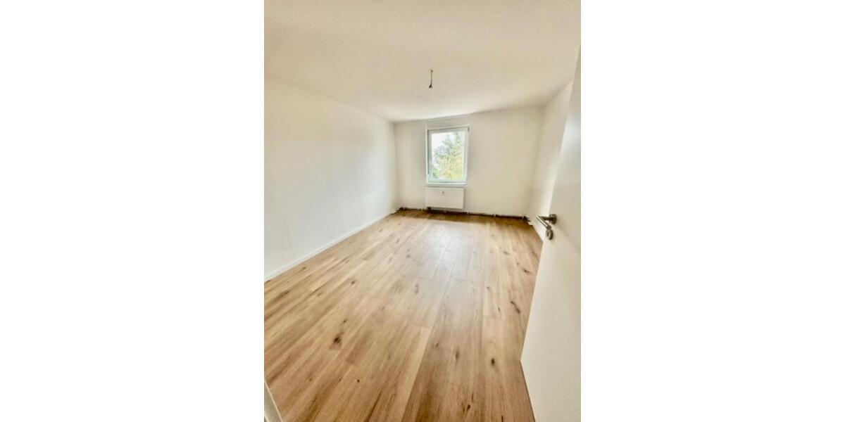 Etagenwohnung Bitterfeld-Wolfen Greppin - 3 Zimmer, 84 m&sup2;, 630&euro; | Angebot:25614501
