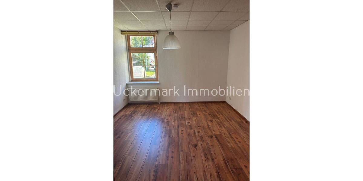 Mehrfamilienhaus, Wohnhaus Lychen - 7 Zimmer, 194 m&sup2;, 298.000&euro; | Angebot:25778922