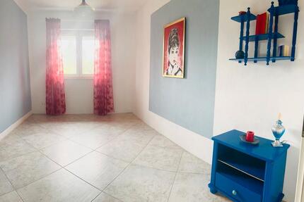 Ruhiges WG Zimmer mit Bad und Garten zimmer