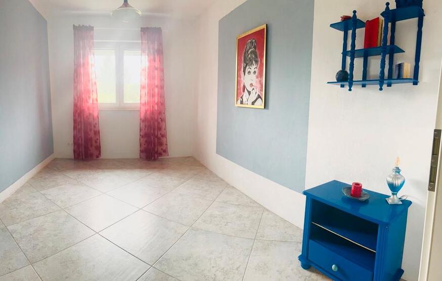 Ruhiges WG Zimmer mit Bad und Garten zimmer