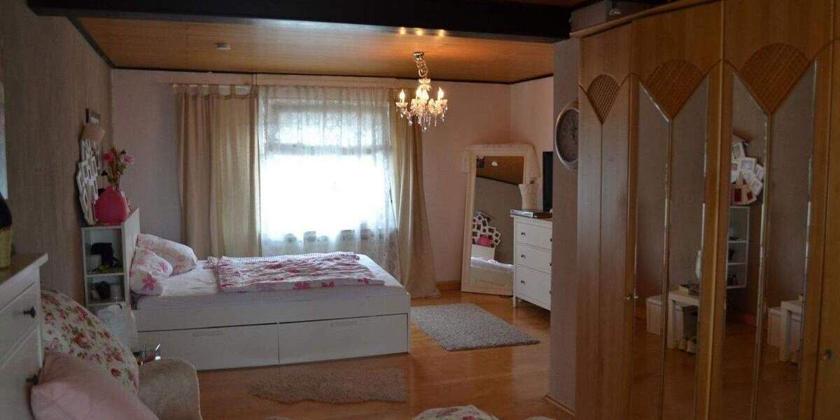 Reihenendhaus Wülfrath Innenstadt - 9 Zimmer, 260 m&sup2;, 485.000&euro; | Angebot:24811187