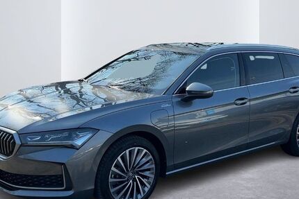 Skoda Superb 12.734 km 44.444 &euro; Hamburg 22303