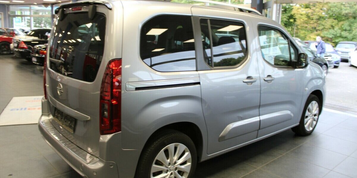 Opel Combo-e Life Ultimate 27.035 km 19.980 € Euskirchen 53881