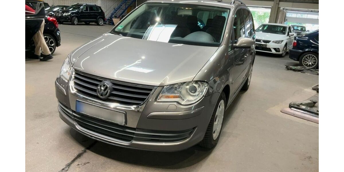 VW Touran 135.000 km 5.990 &euro; Frankfurt am Main 65933