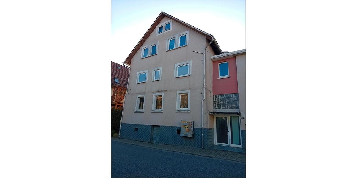 Einfamilienhaus Ahorn - 14 Zimmer, 300 m&sup2;, 1.100&euro; | Angebot:25728519
