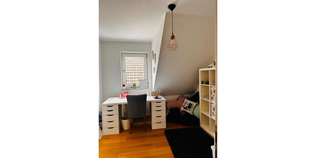 Dachgeschoßwohnung Bergisch Gladbach Gronau - 3 Zimmer, 78 m&sup2;, 1.050&euro; | Angebot:24752623