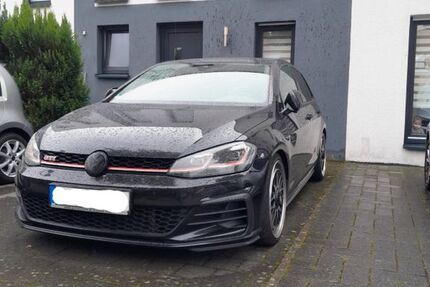 VW Golf 132.000 km 22.700 &euro; Düren 52351