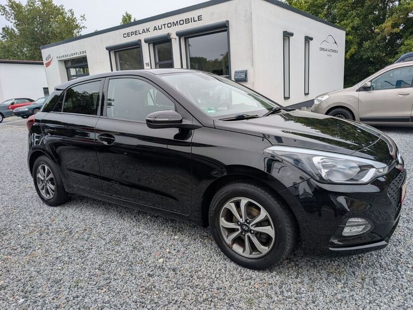 i20